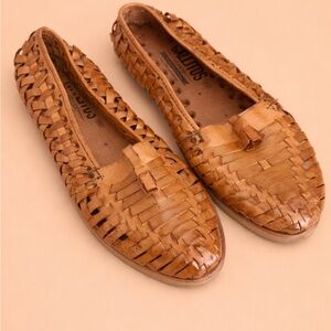 GALLITOS WOMEN HANDCRAFTED LEATHER HUARACHE FLATS
